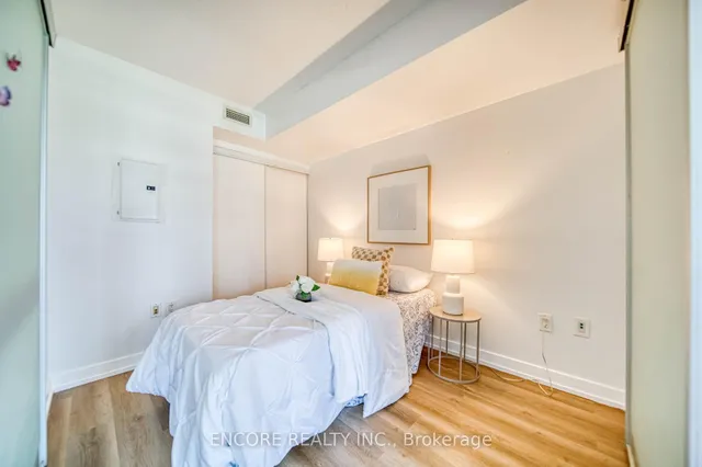 Additional image 18 of 25 Capreol Crt Unit 706