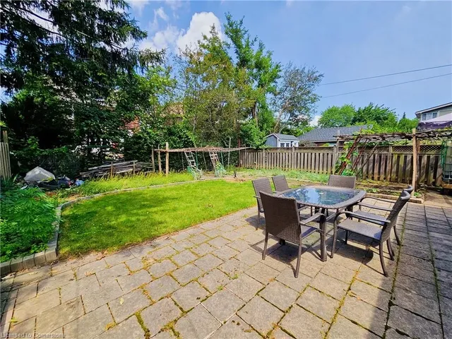 Primary image of 34 Connaught Ave