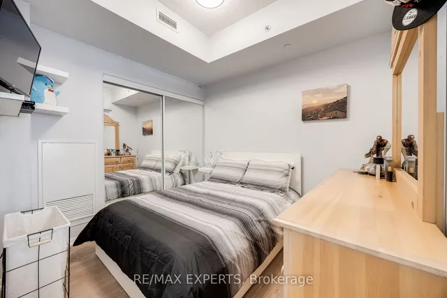 Additional image 9 of 830 Lawrence Ave Unit 231