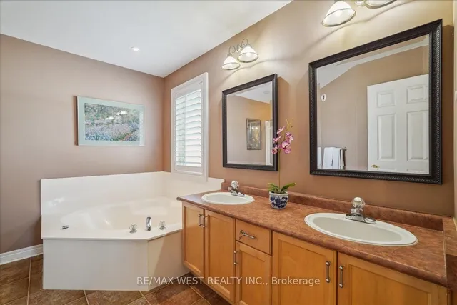 Additional image 11 of 912 John Watt Blvd