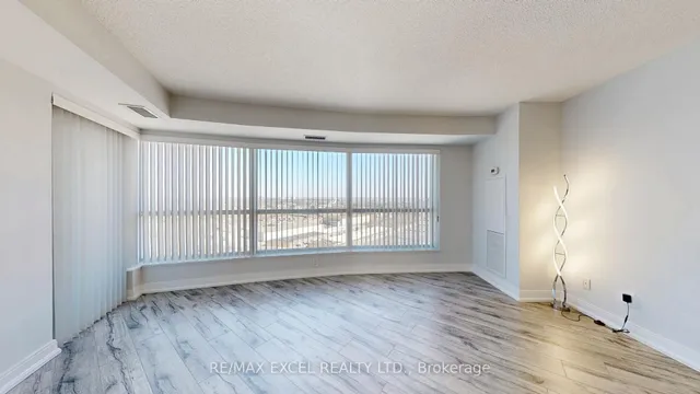 Additional image 6 of 135 Village Green Sq Unit 1924