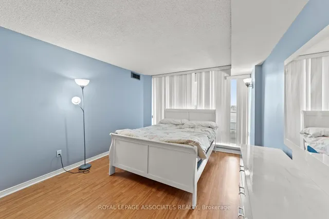 Additional image 14 of 350 Alton Towers Circ Unit 609