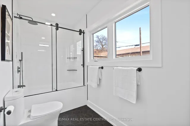 Additional image 22 of 589 St Clarens Ave