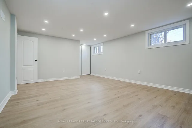Additional image 34 of 8 Bellvare Cres