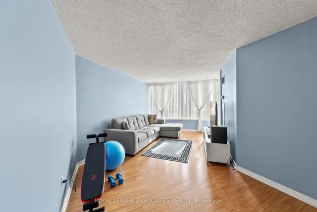 Additional image 10 of 350 Alton Towers Circ Unit 609