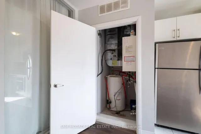 Additional image 17 of 402 The East Mall N/A Unit 220