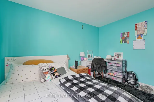 Additional image 19 of 657 Evans Ave