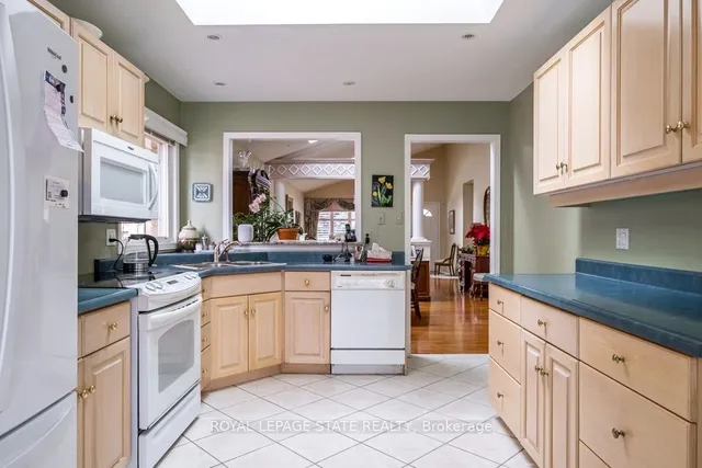 Additional image 16 of 60 Redfern Ave