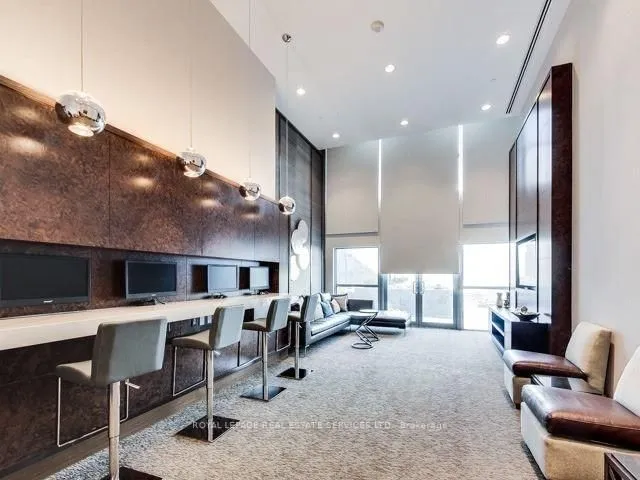 Additional image 10 of 386 Yonge St Unit 2516