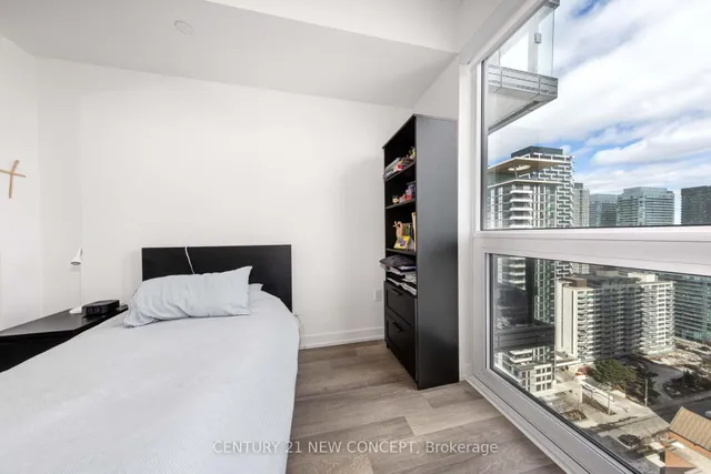 Additional image 6 of 39 Roehampton Ave Unit 2003