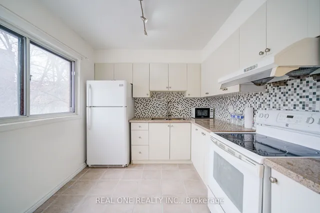 Additional image 11 of 21 Grass Meadoway Way