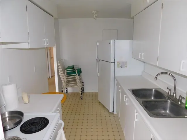 Additional image 10 of 1964 Main St Unit 903