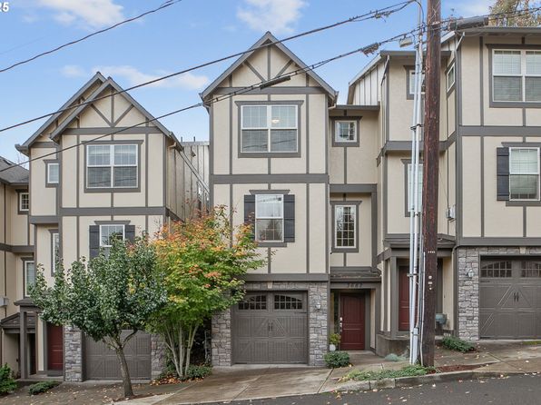 3682 SW Baird St, Portland, OR 97219