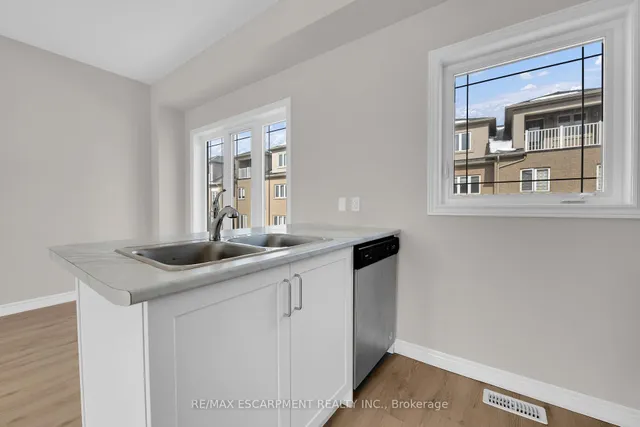 Additional image 13 of 19 Picardy Dr Unit 6