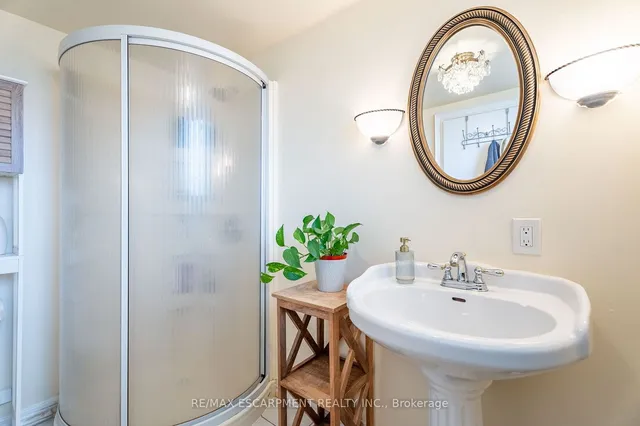 Additional image 33 of 6 ARCADE Cres