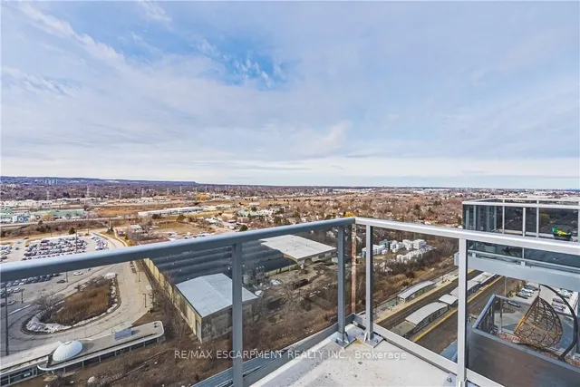 Additional image 29 of 2093 Fairview St Unit 2001