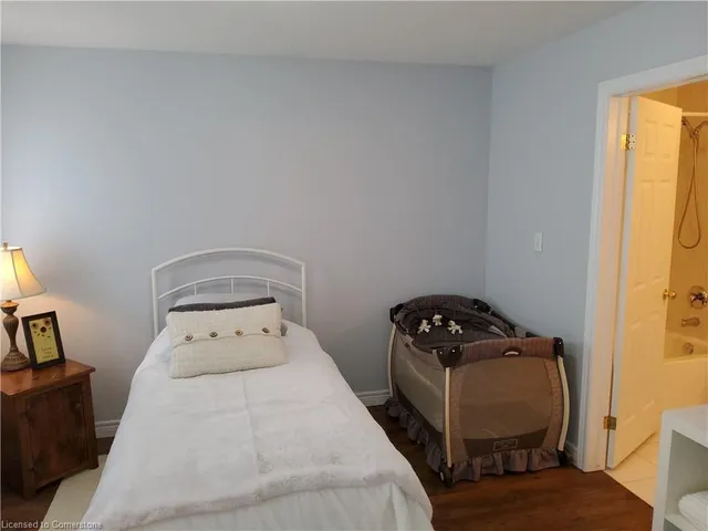 Additional image 11 of 18 Rideau Cres