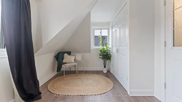 Additional image 18 of 157 Weir St