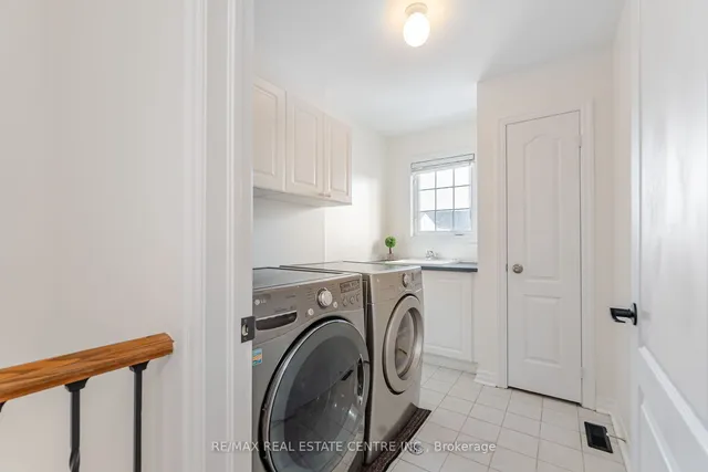 Additional image 27 of 577 Caverhill Cres