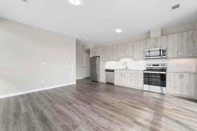 Additional image 8 of 60 Charles St W St Unit 308