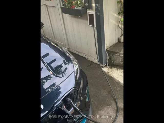 Additional image 48 of 32 Melville Ave