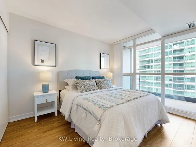 Additional image 8 of 19 Singer Crt Unit 711