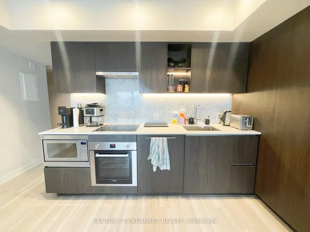 Additional image 8 of 17 Bathurst St Unit 1010