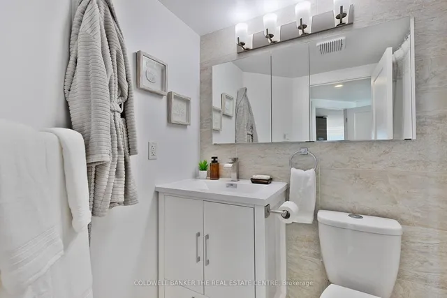 Additional image 20 of 99 Harbour Sq Unit 2002