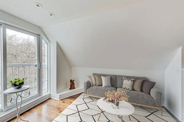 Additional image 6 of 539 Jarvis St Unit M11