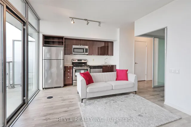 Additional image 13 of 105 The Queensway St