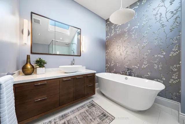 Additional image 17 of 301 Bessborough Dr