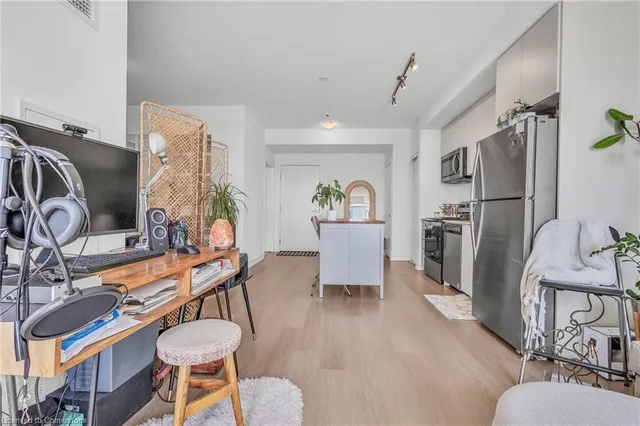 Additional image 21 of 859 The Queensway Unit 412