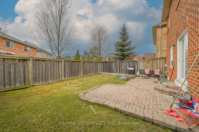 Additional image 30 of 82 Crown Victoria Dr