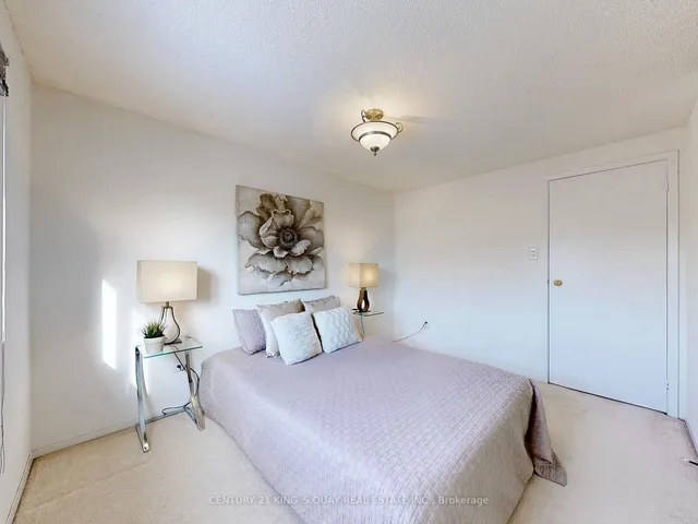 Additional image 30 of 19 Historic Terr