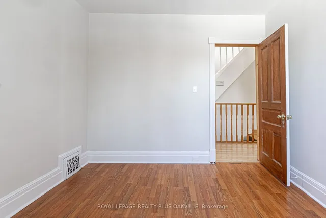 Additional image 29 of 58 Lorne Ave