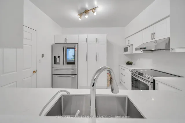 Additional image 15 of 8 Lee Centre Dr Unit PH203