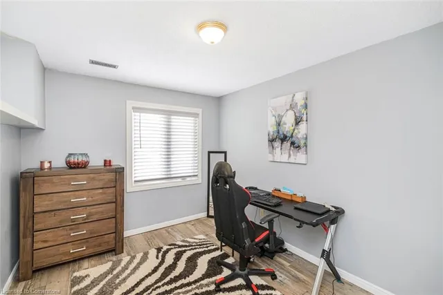 Additional image 34 of 647 Tomahawk Cres