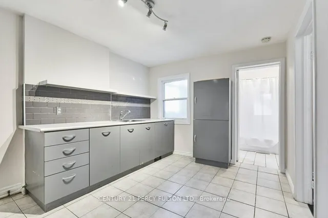 Additional image 5 of 471 Shaw St