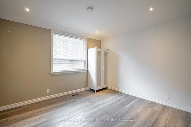 Additional image 6 of 86 Whitney Ave