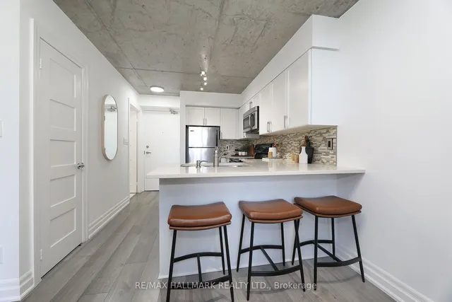 Additional image 9 of 1029 King St Unit 818