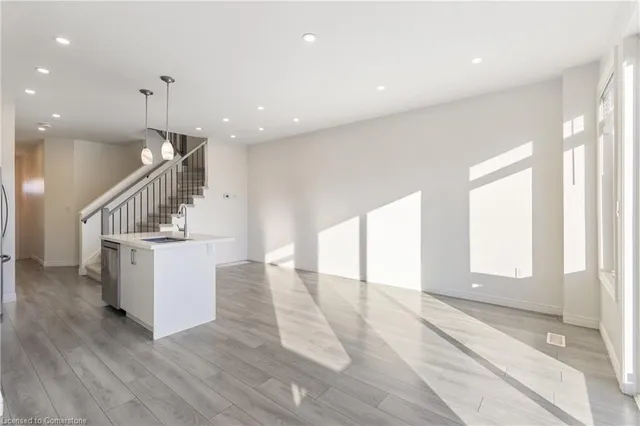 Additional image 8 of 730 Knox Ave