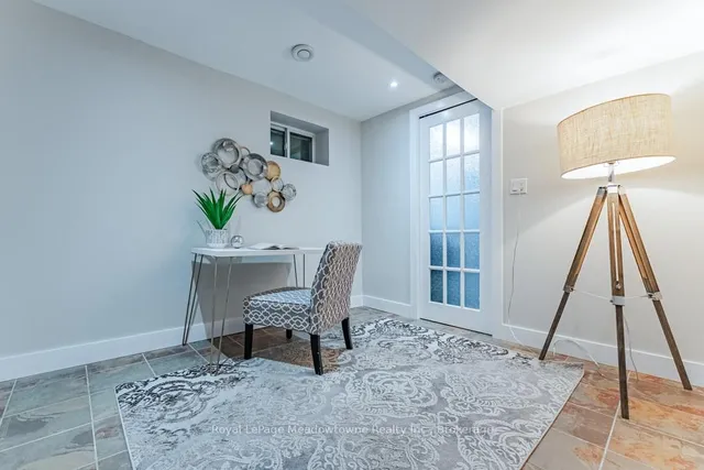 Additional image 34 of 572 Brock Crt