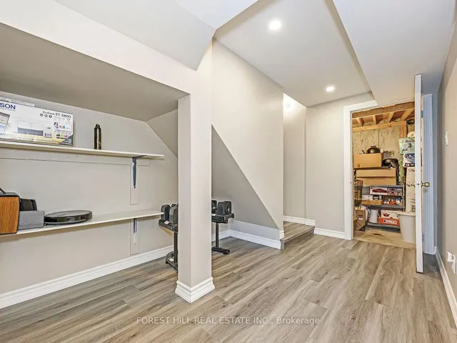 Additional image 34 of 6093 Rowers Cres