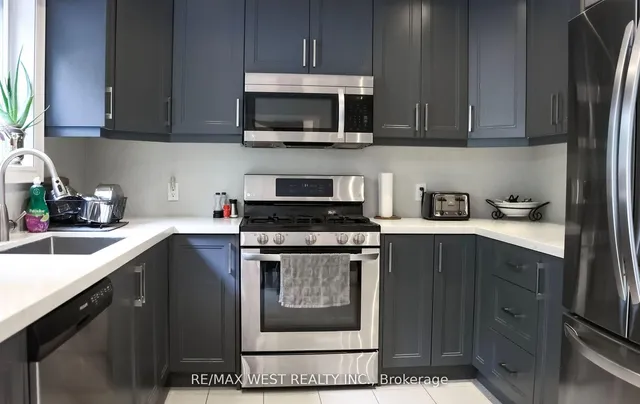 Additional image 6 of 94 Primula Cres