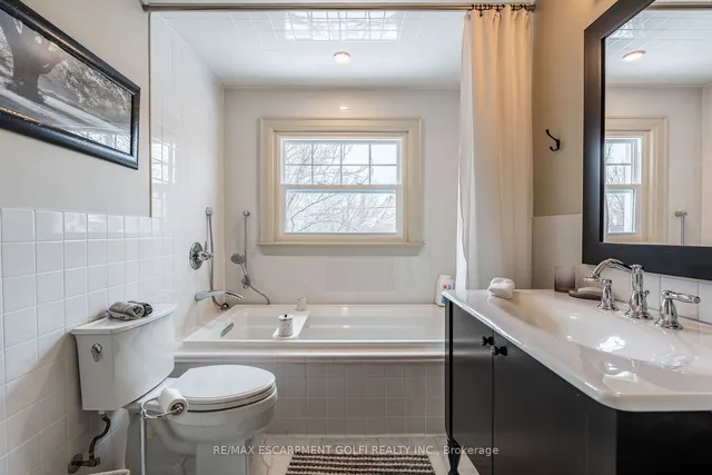 Additional image 22 of 165 Aberdeen Ave