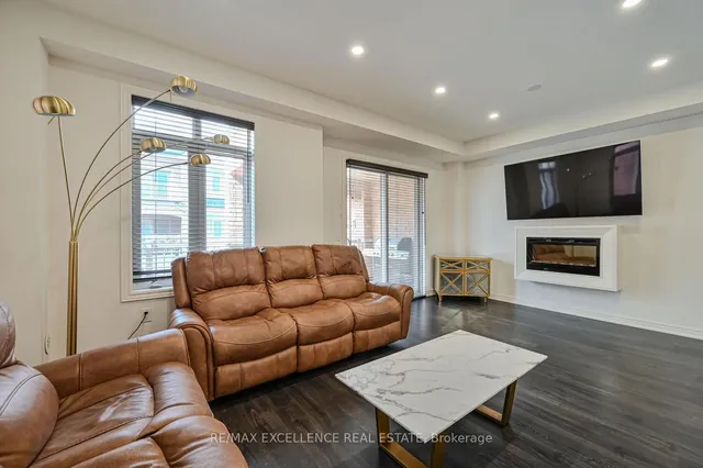 Additional image 35 of 469 Dundas St