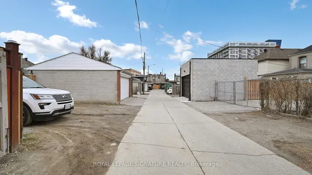 Additional image 38 of 1625 Keele St