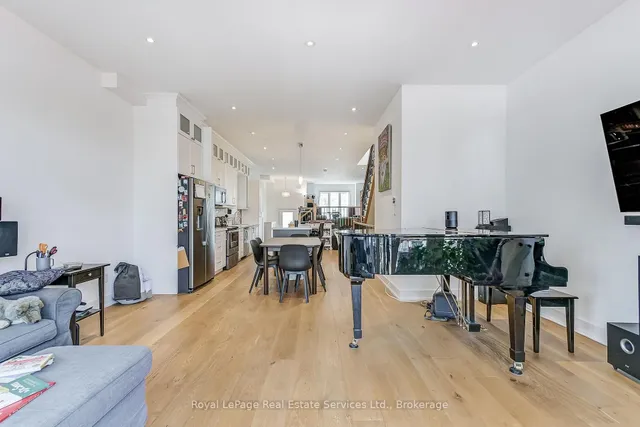 Additional image 16 of 176 Leyton Ave
