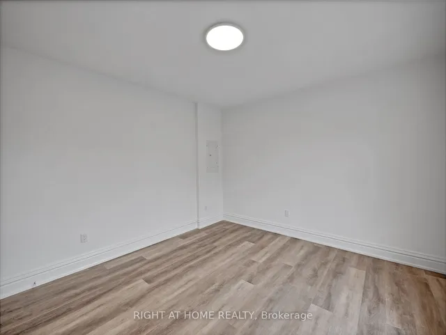 Additional image 30 of 132 Holton Ave