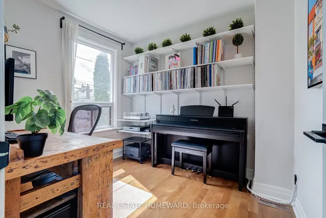 Additional image 23 of 104 Manning Ave